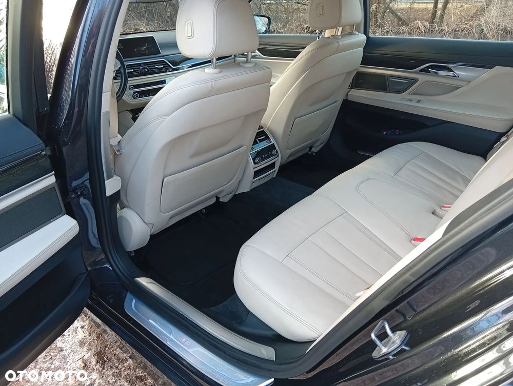 BMW Seria 7 740Li - 7