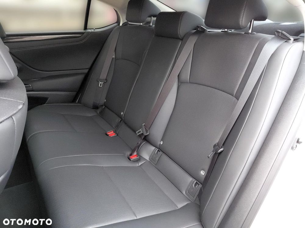 Lexus ES 300h Business Edition - 25