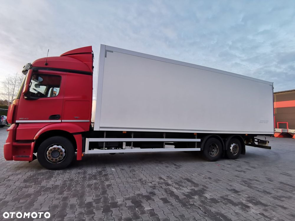 Mercedes-Benz Actros - 6