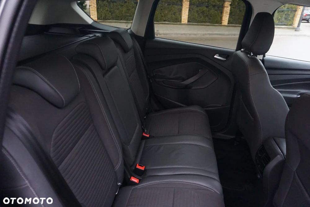 Ford Kuga 2.0 TDCi 2x4 Titanium - 23