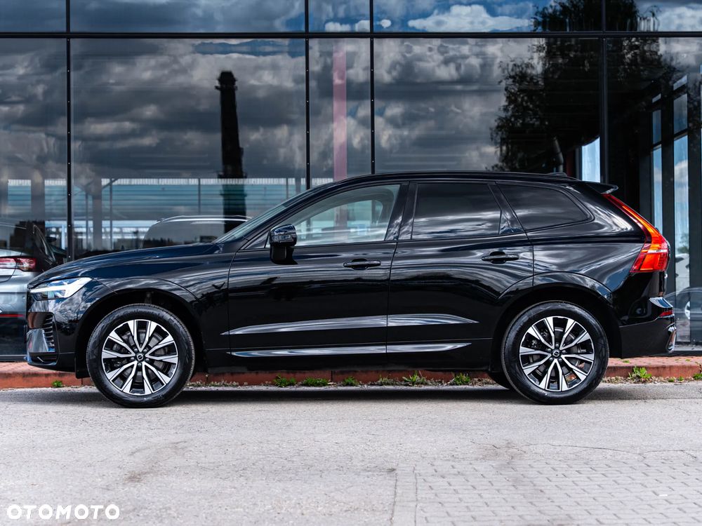 Volvo XC 60 B4 D Plus Dark - 17