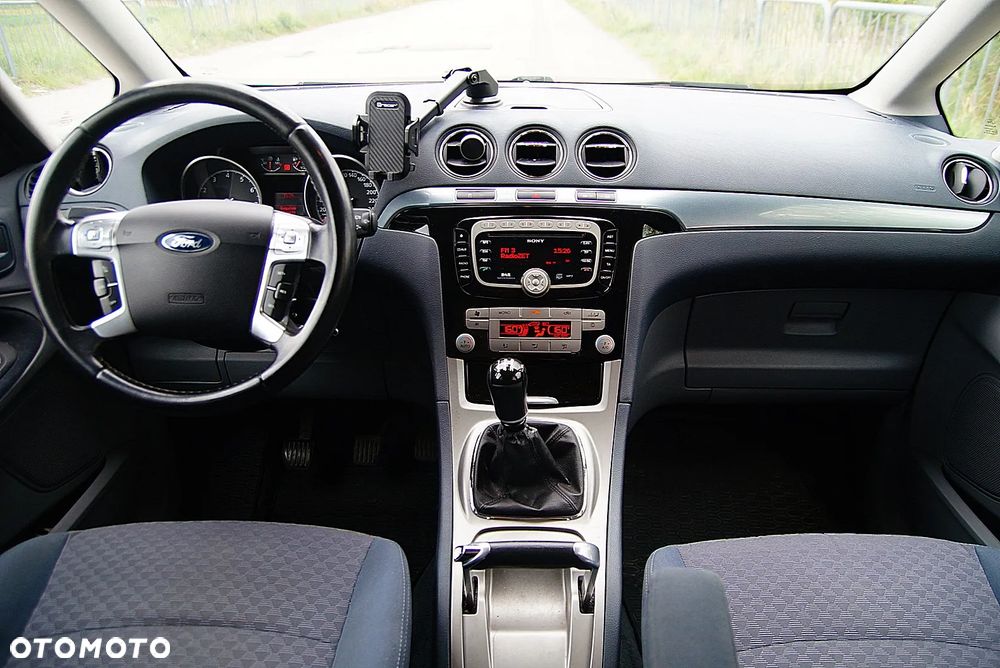 Ford Galaxy 2.0 Ghia - 10