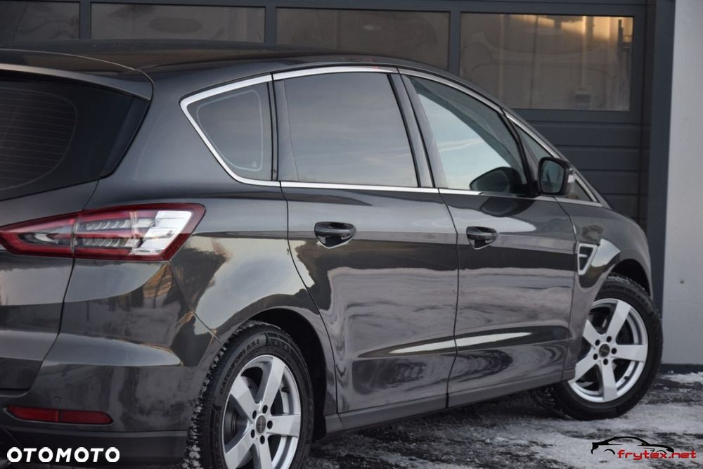 Ford S-Max - 17