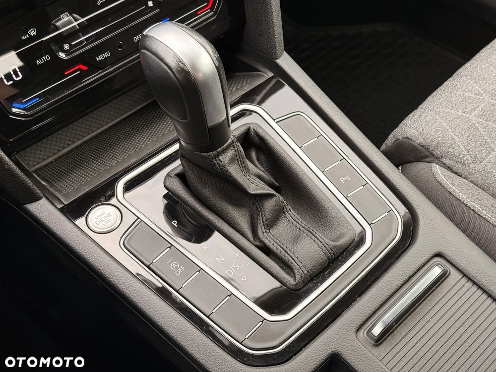 Volkswagen Passat 1.5 TSI OPF DSG Business - 24