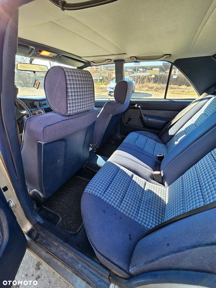 Mercedes-Benz W201 (190) - 17