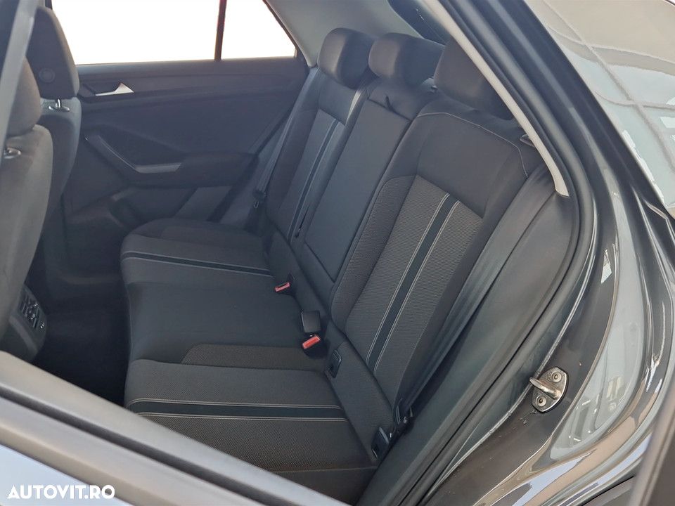 Volkswagen T-Roc 1.5 TSI Design - 16