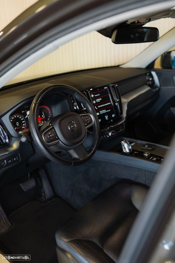 Volvo XC 60 2.0 T8 PHEV Momentum AWD - 3