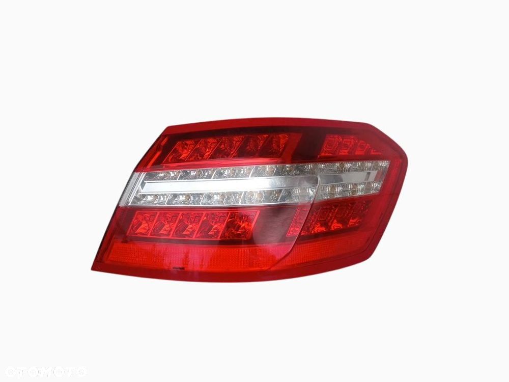 LAMPA TYŁ TYLNA PRAWA MERCEDES E-KLASA W212 SEDAN LED AVANTGARDE - 1