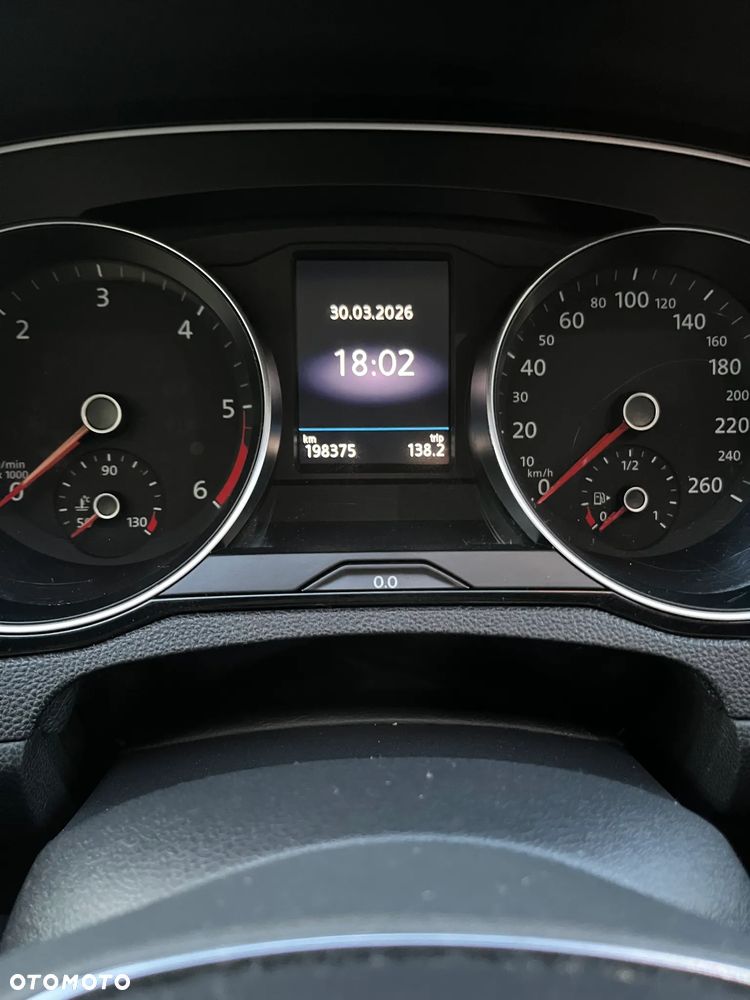 Volkswagen Passat 2.0 TDI SCR Highline DSG - 11