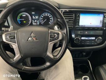 Mitsubishi Outlander Intense + - 25