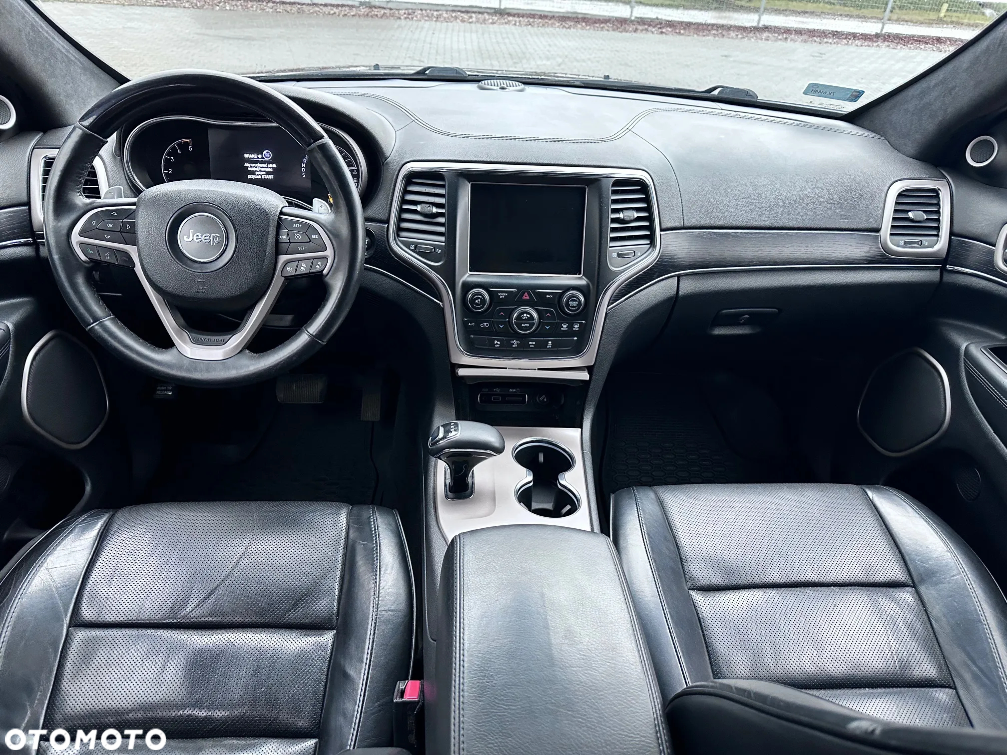 Jeep Grand Cherokee - 12