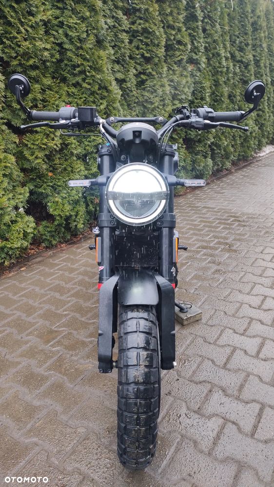 Husqvarna Svartpilen - 3