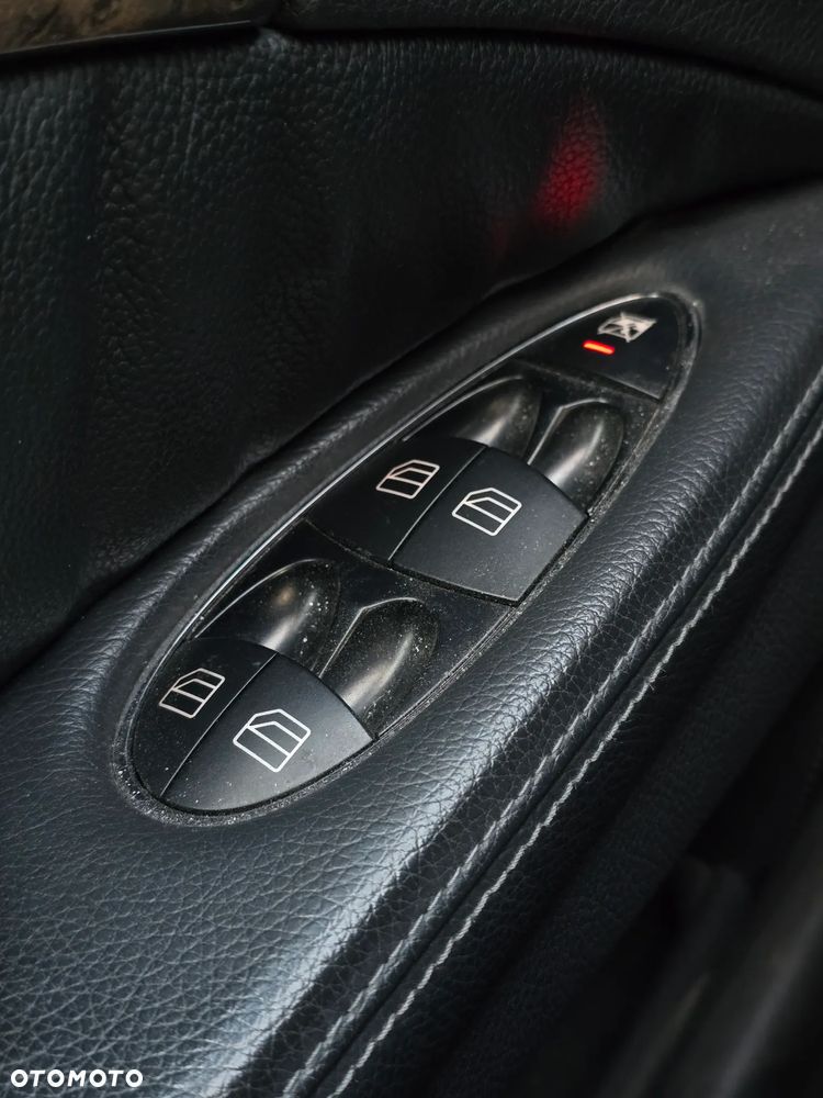 Mercedes-Benz Klasa E 320 Avantgarde - 31