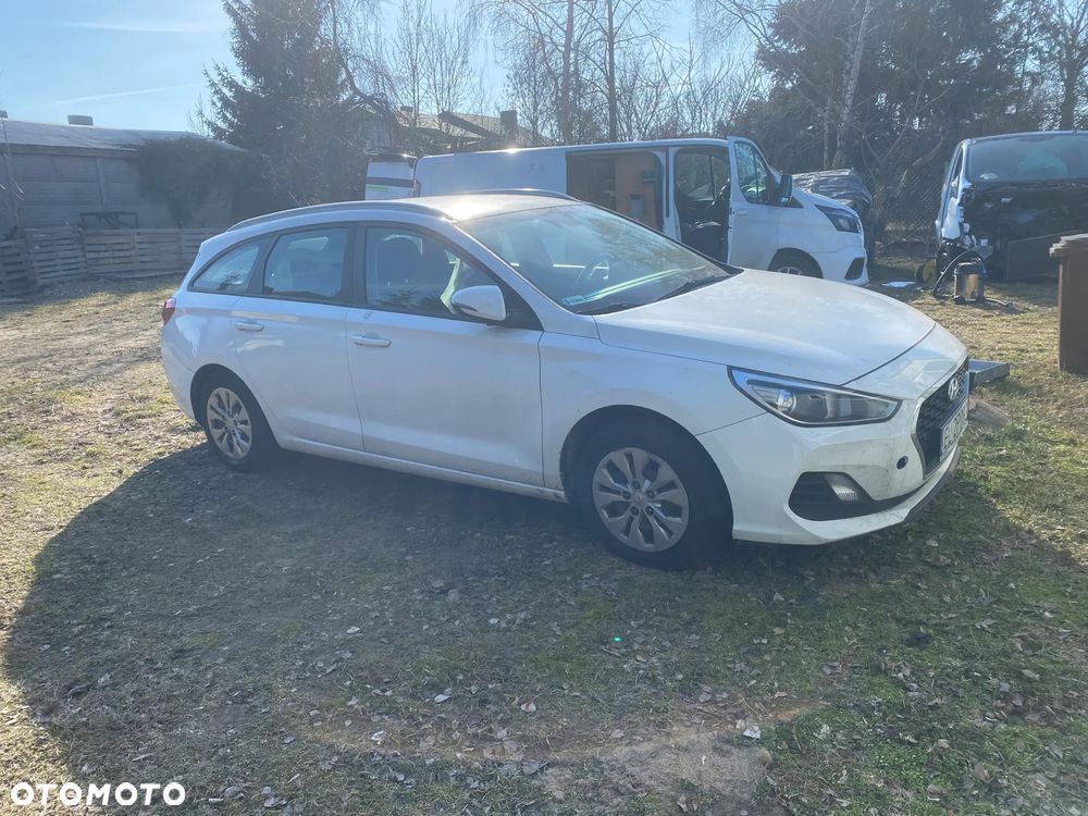 Hyundai i30 1.6 D Comfort - 4