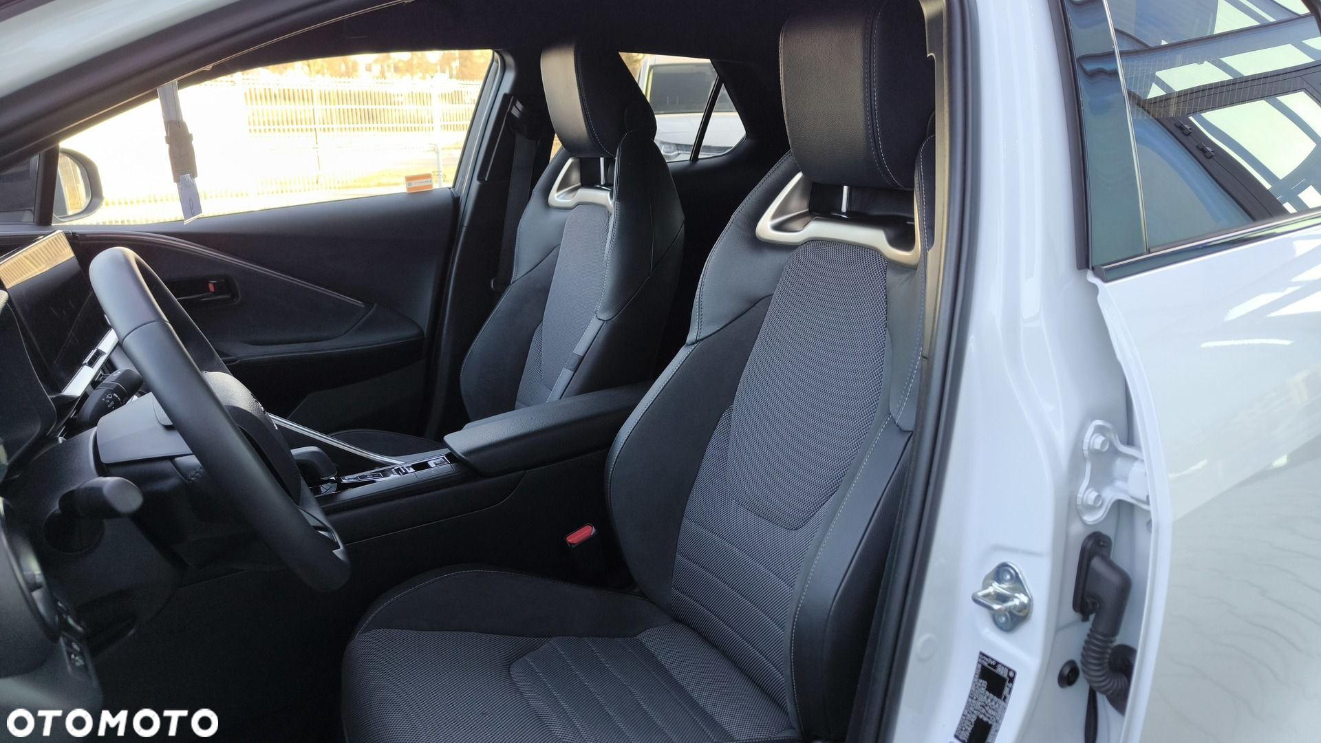 Toyota C-HR 2.0 Hybrid Dynamic Force Executive AWD - 30