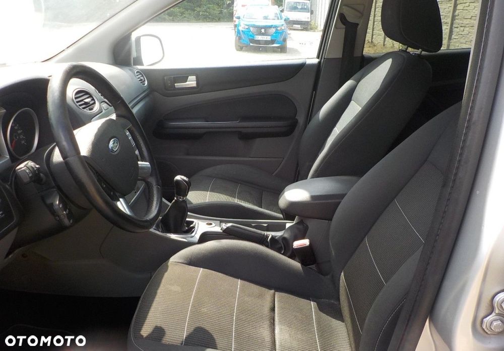 Ford Focus - 23