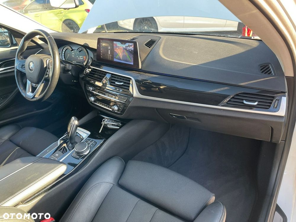BMW Seria 5 520d xDrive Sport Line - 12
