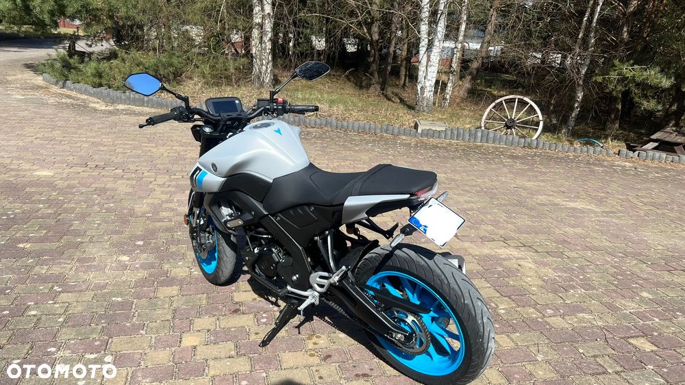 Yamaha MT - 5