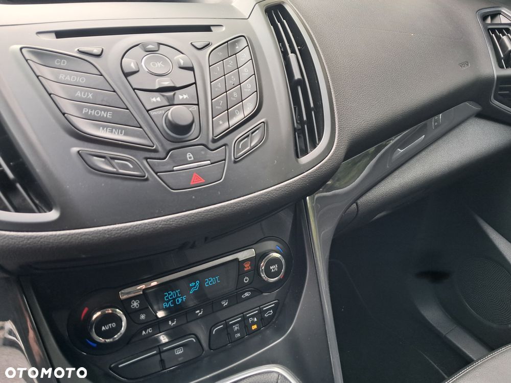 Ford Kuga 2.0 TDCi 2x4 Titanium - 34