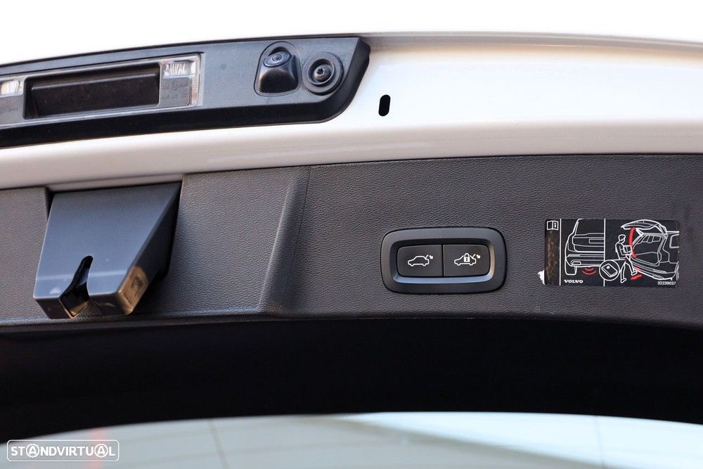 Volvo XC 40 Recharge Twin Pro - 5