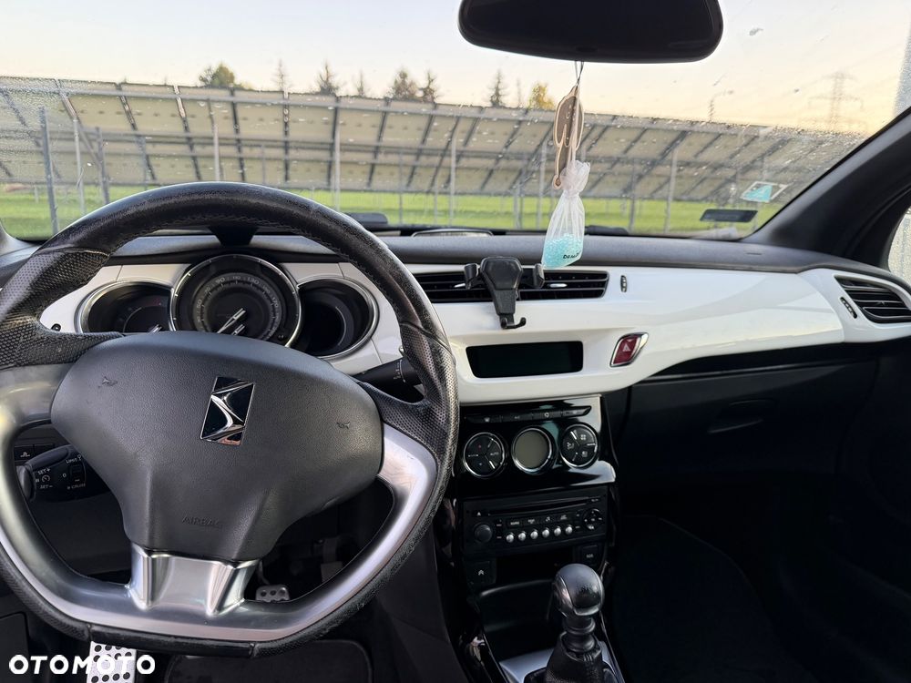 Citroën DS3 1.6 HDi SportChic - 12