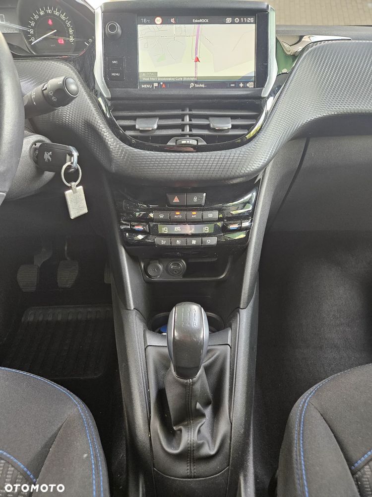 Peugeot 208 1.2 PureTech Active - 15