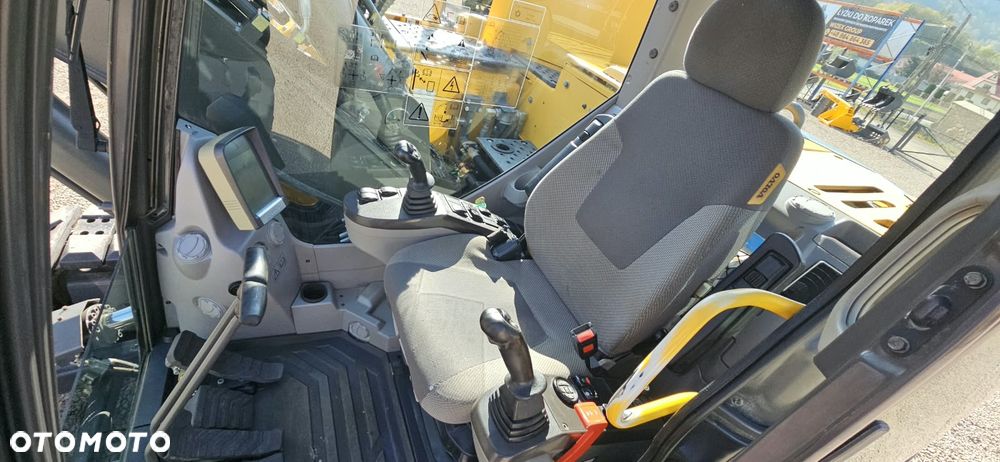 Volvo ECR 145DL - 17