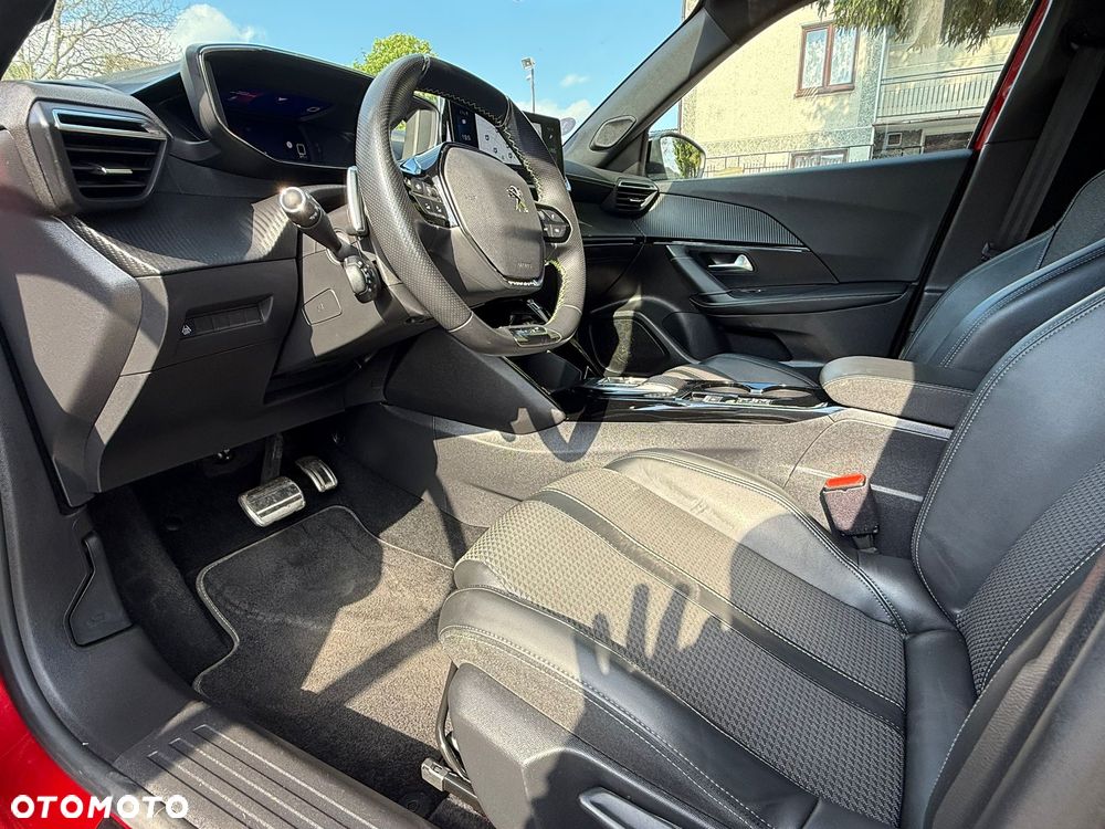 Peugeot 2008 PureTech 130 EAT8 GT Pack - 14