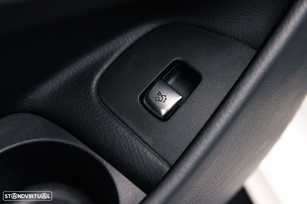 Mercedes-Benz E 300 de 9G-TRONIC AMG Line - 42