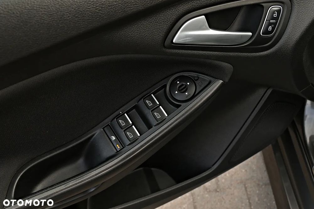 Ford Focus 1.0 EcoBoost Start-Stopp-System ST-LINE X - 29
