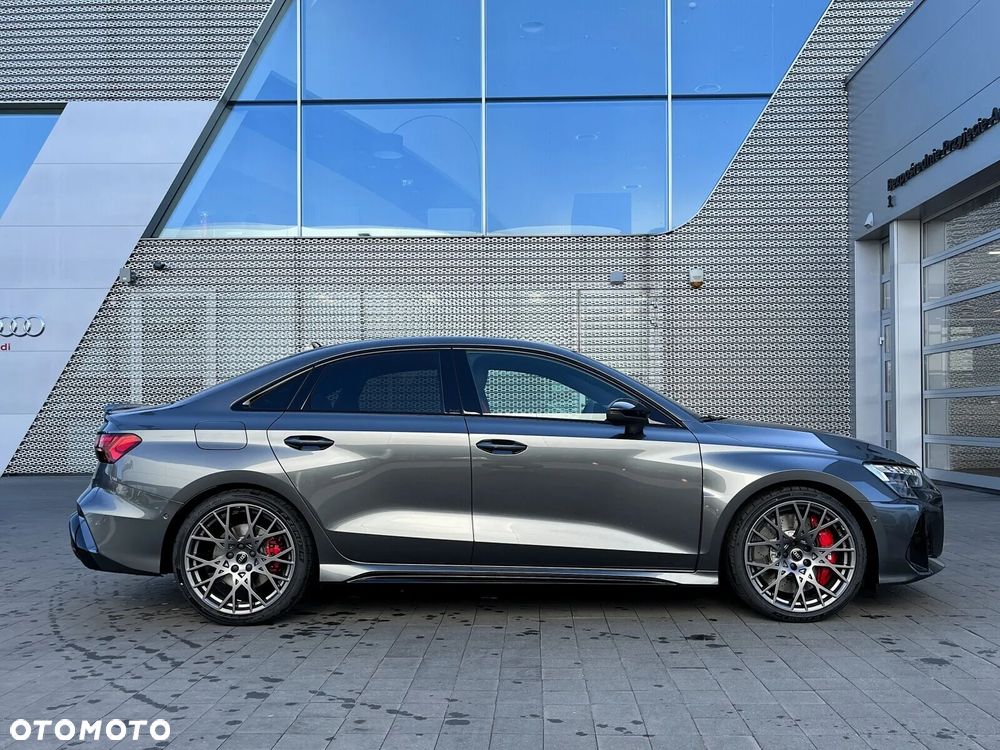Audi RS3 Limousine - 15