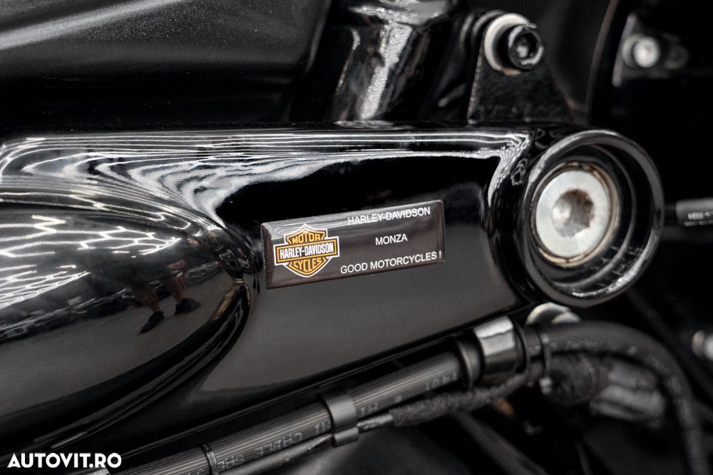 Harley-Davidson VRSCD Night Rod - 11