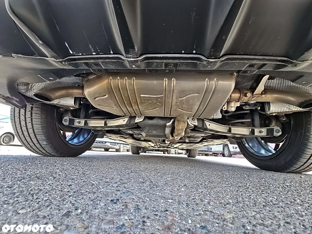 Mercedes-Benz GLB 250 4Matic 8G-DCT AMG Line - 13