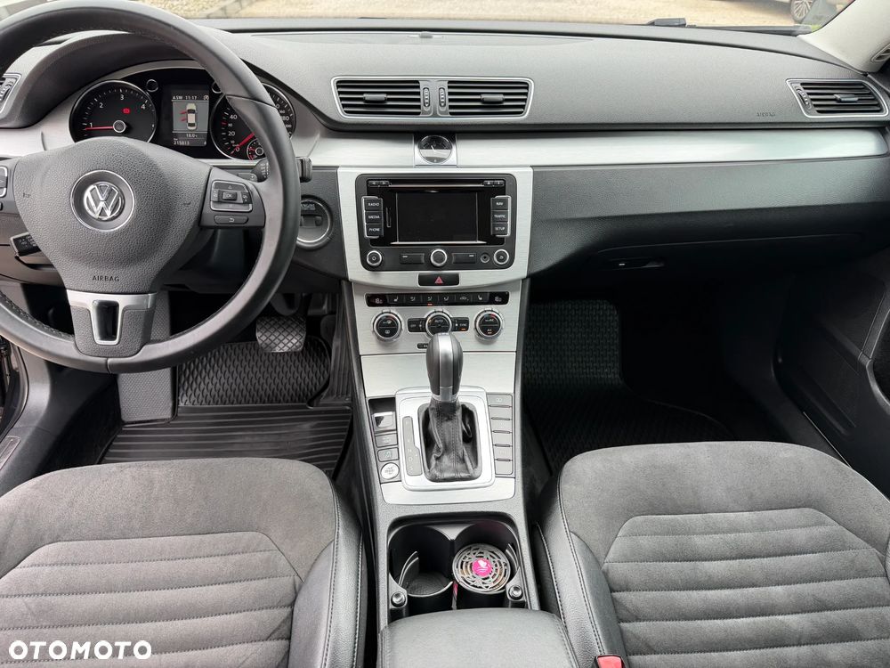 Volkswagen Passat 2.0 TDI Highline DSG - 14