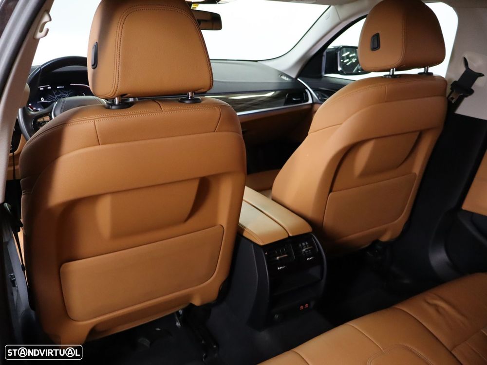 BMW 530 e Line Luxury - 14