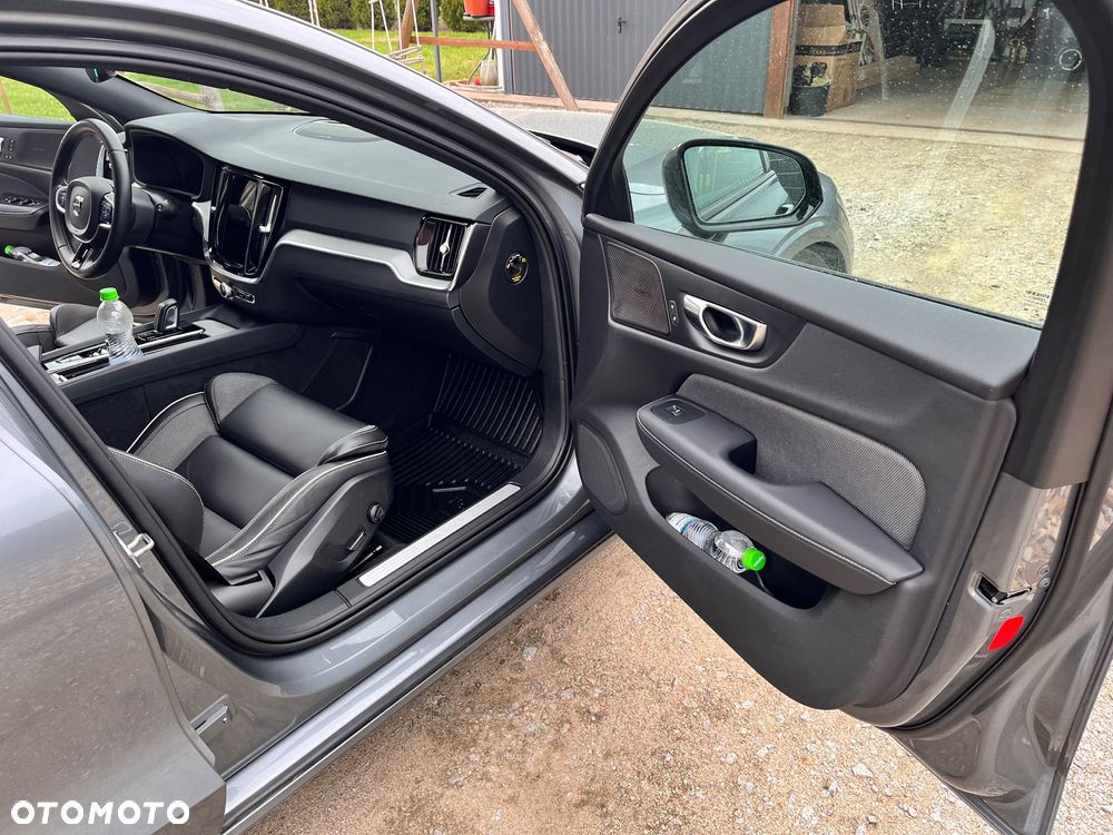 Volvo V60 B4 B R-Design - 22