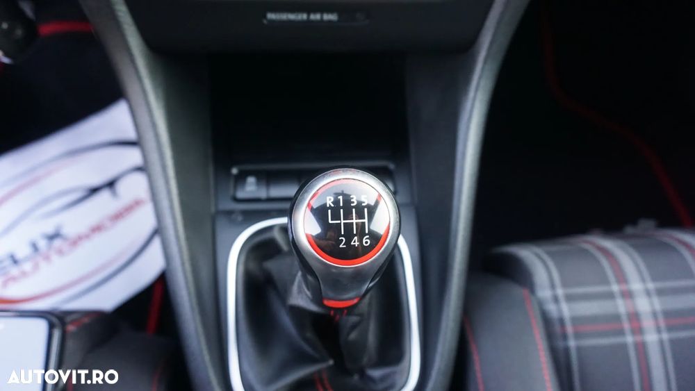 Volkswagen Golf 2.0 GTI - 24