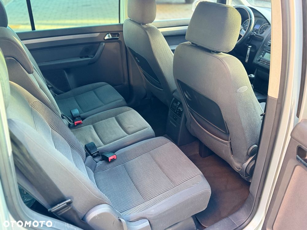 Volkswagen Touran 2.0 TDI Highline - 12