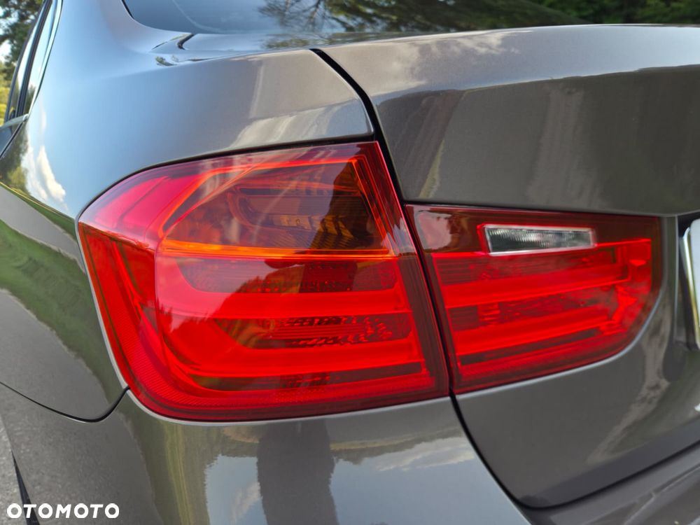 BMW Seria 3 316i Luxury Line - 26