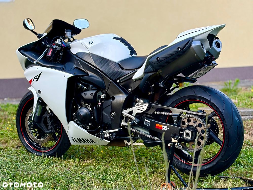 Yamaha R1 - 7
