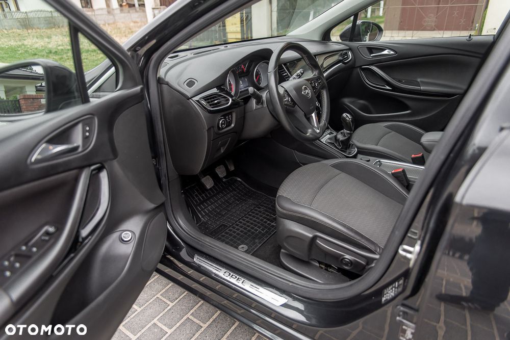 Opel Astra 1.4 Turbo Edition - 29