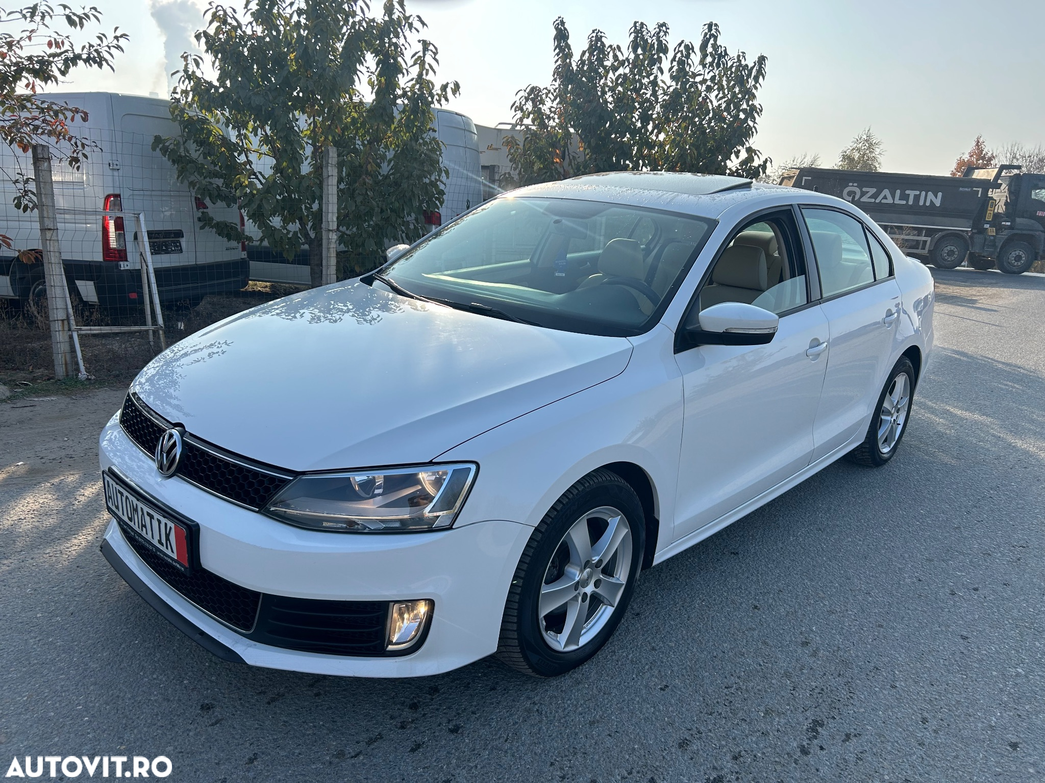 Volkswagen Jetta 2.0 TDI CR DPF DSG Highline - 5