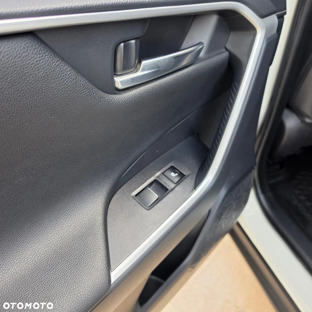 Toyota RAV4 Hybrid Selection 4x2 - 16