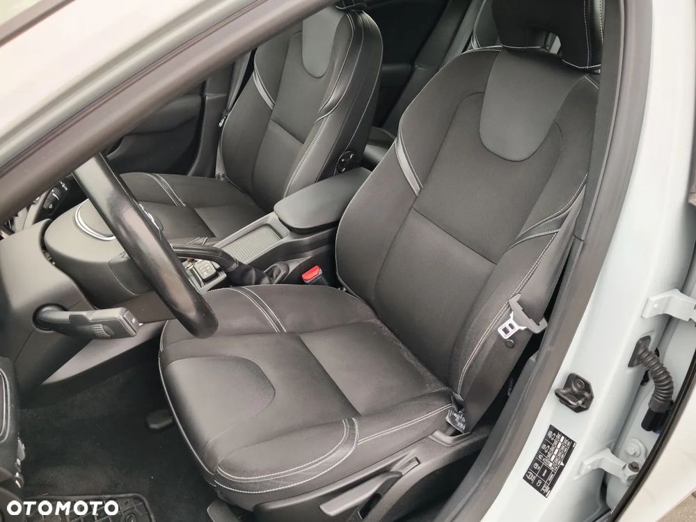 Volvo V40 D3 - 18