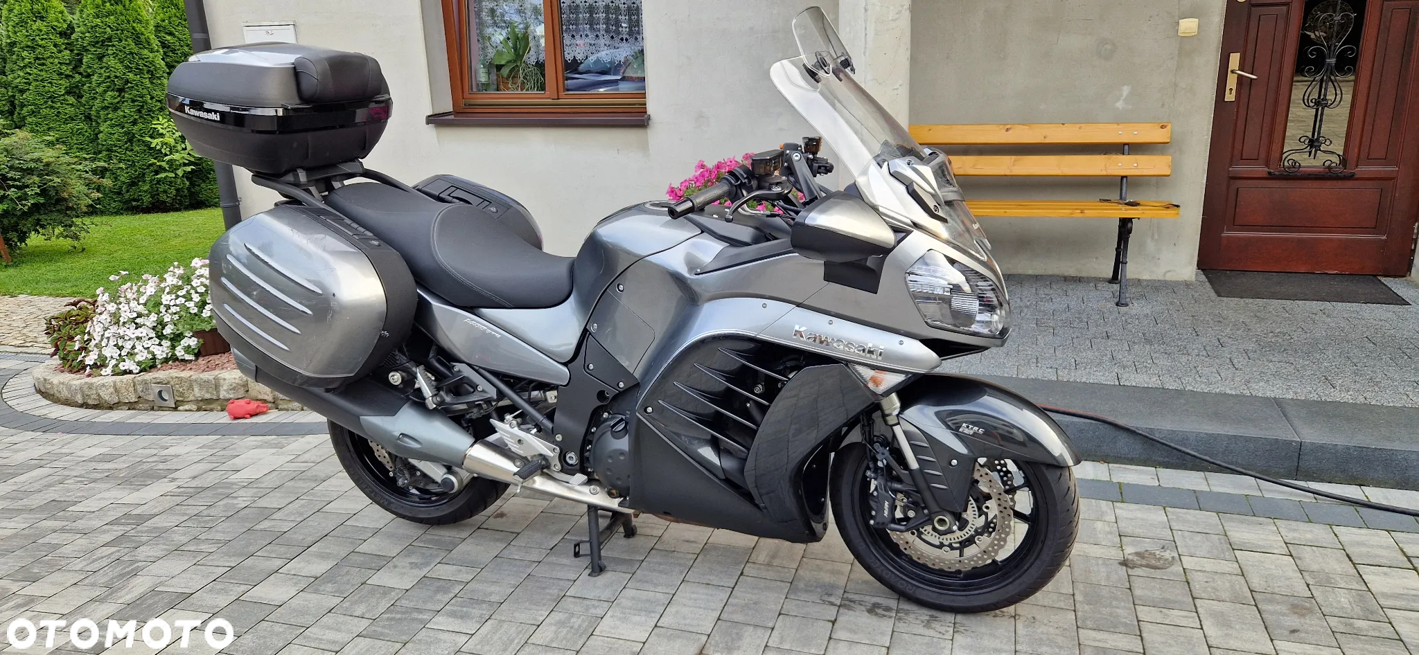 Kawasaki GTR - 17