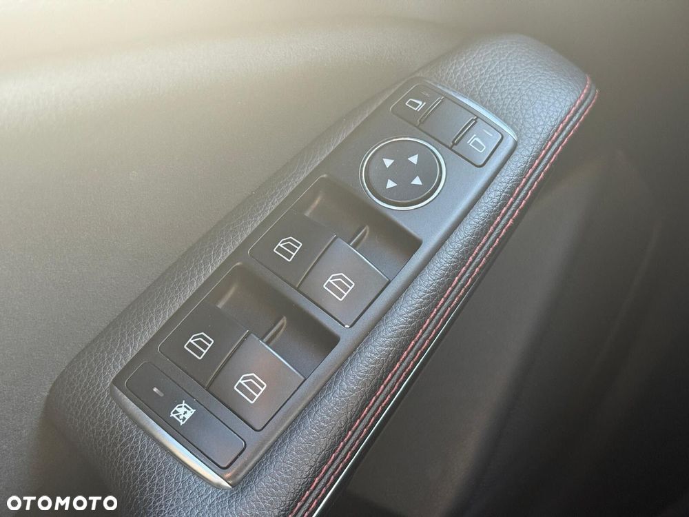 Mercedes-Benz CLA 200 7G-DCT AMG Line - 24