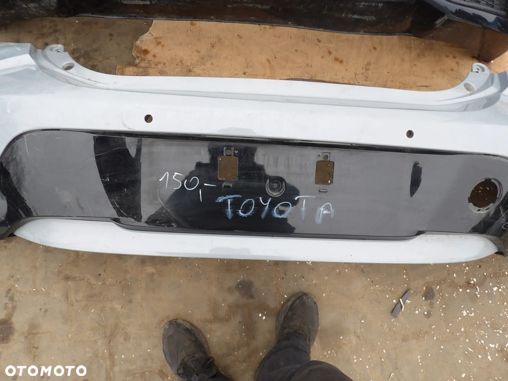 TOYOTA - COROLLA E21 - ZDERZAK TYLNY - ORYGINAŁ - 1