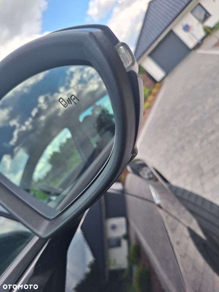 Volkswagen Golf GTD 2.0 TDI SCR DSG - 34
