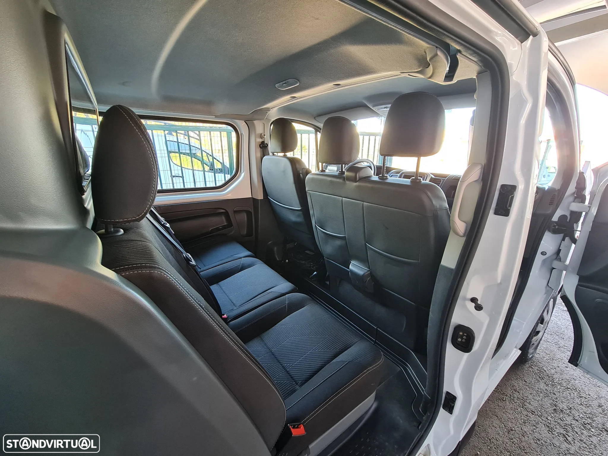 Renault TRAFIC 2.0 Dci 120CV * 6 Lug /Bluetooth/ AC/ IVA DEDUTÍVEL * - 12