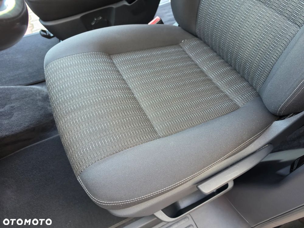 Volkswagen Multivan 2.0 TDI L1 Comfortline - 28